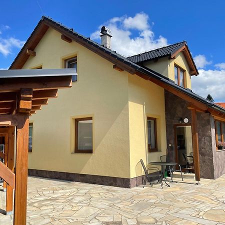 Apartman U Kovaru Kasperske Hory Dış mekan fotoğraf